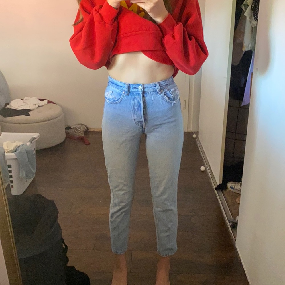 light blue jeans mom fit